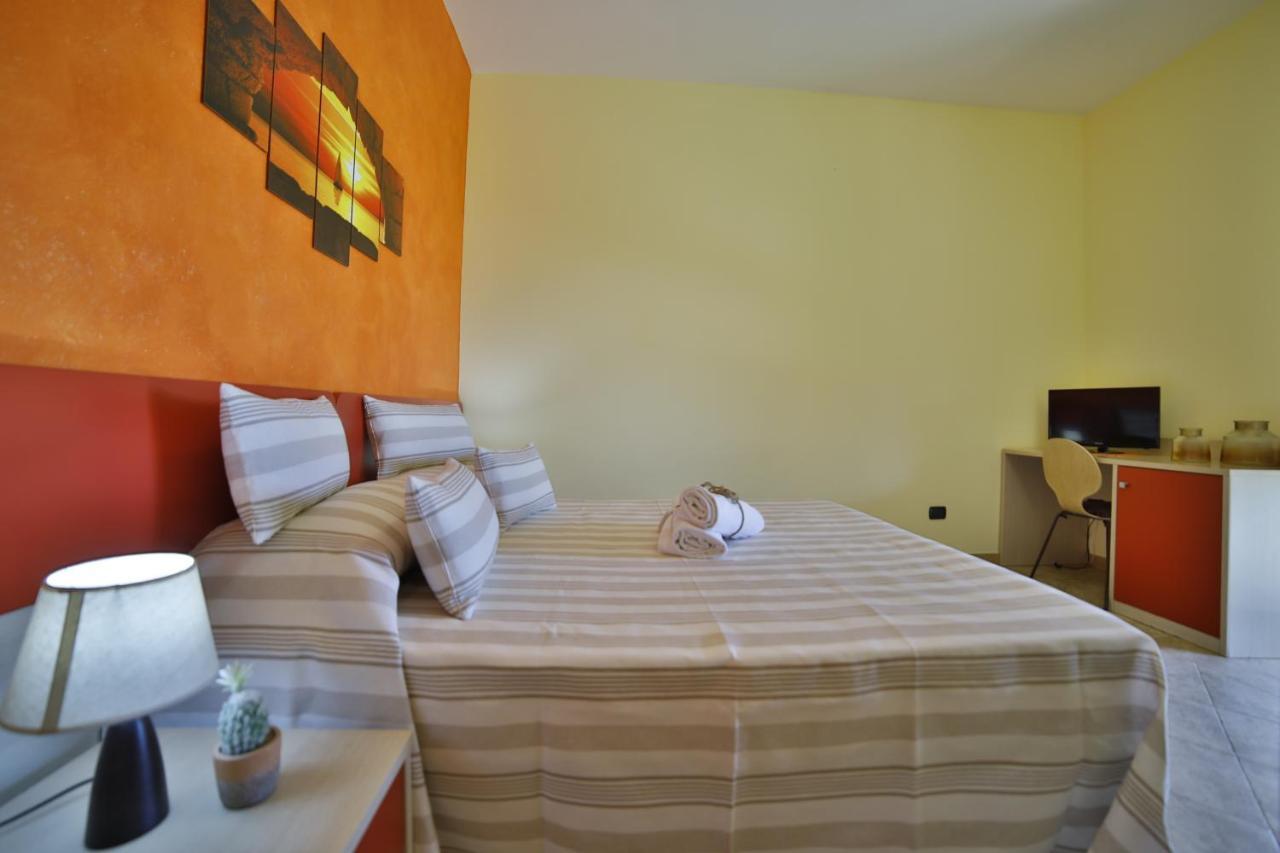 B&B La Casa Di Attilio Порто-Чезарео Экстерьер фото