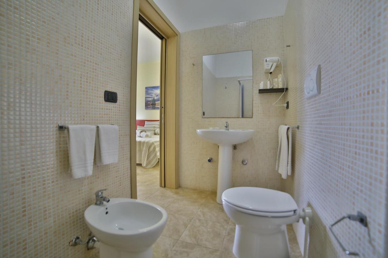 B&B La Casa Di Attilio Порто-Чезарео Экстерьер фото