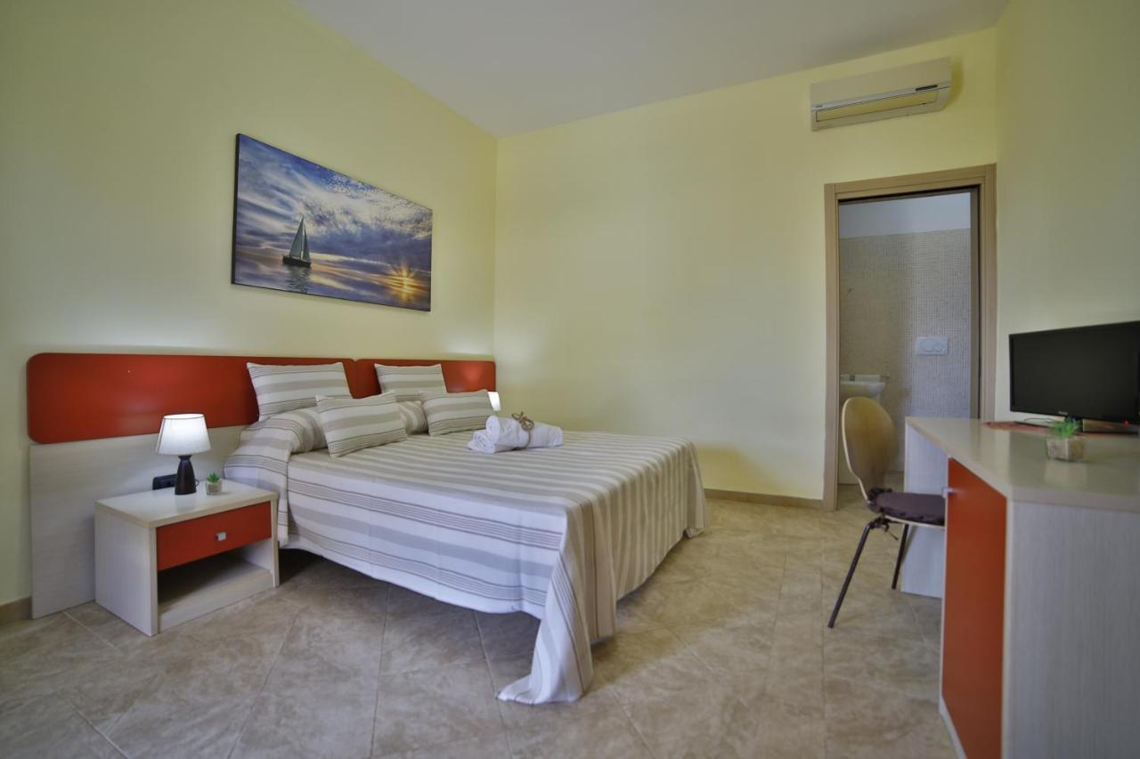 B&B La Casa Di Attilio Порто-Чезарео Экстерьер фото