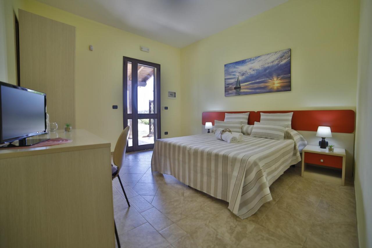 B&B La Casa Di Attilio Порто-Чезарео Экстерьер фото